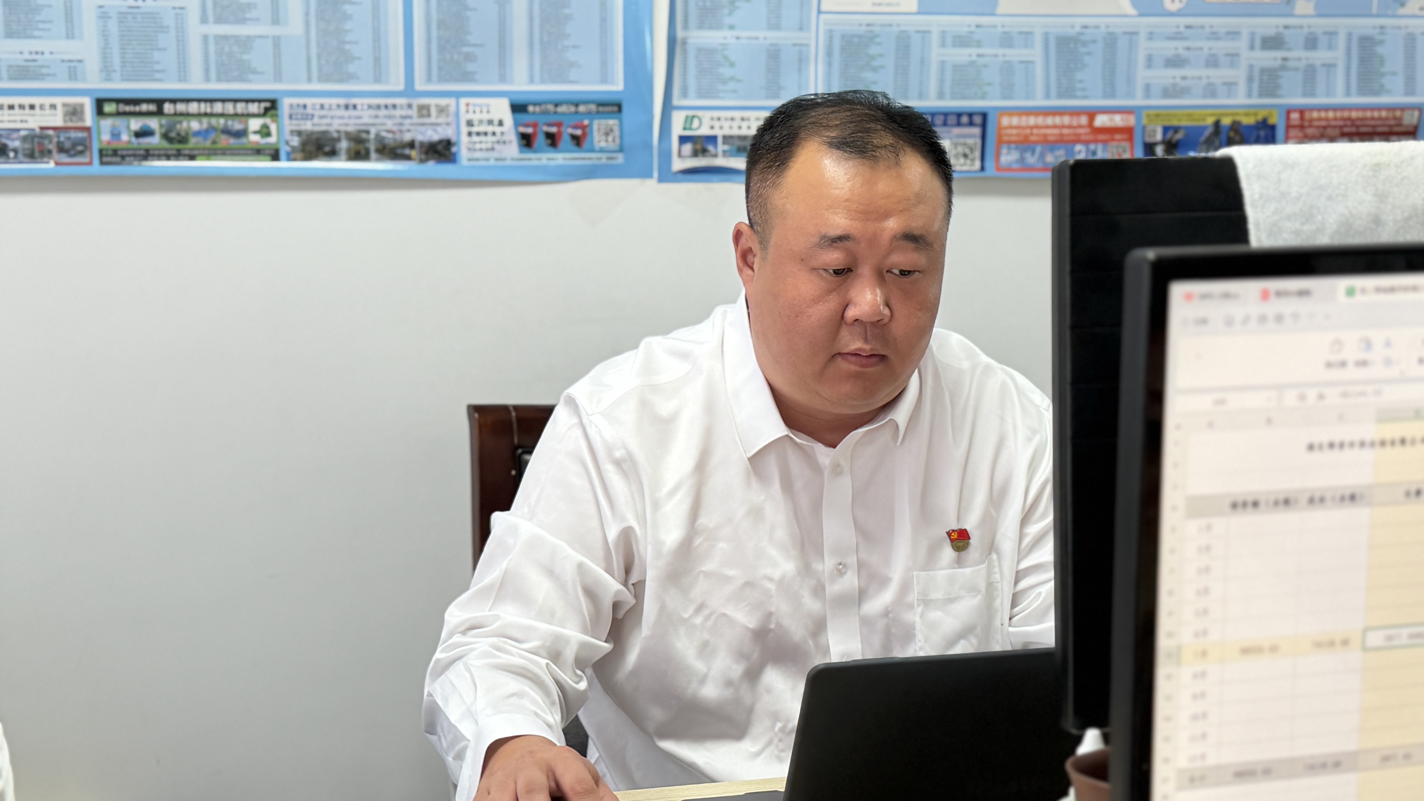 戎装虽卸初心不改 实干担当再立新功 贸易发展总公司贸易一部废钢组业务主管李岩彪事迹
